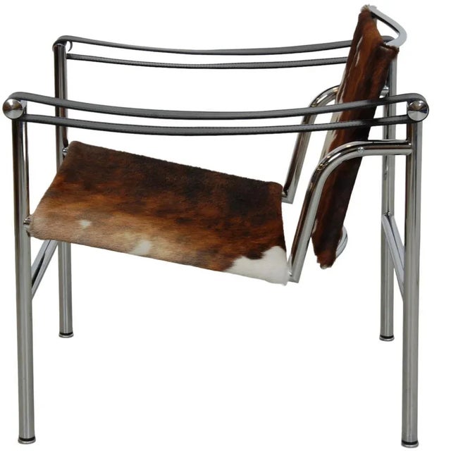 Cassina LC-1 Chair in Brown and White Ponyskin by Le Corbusier for Cassina For Sale - Image 4 of 10