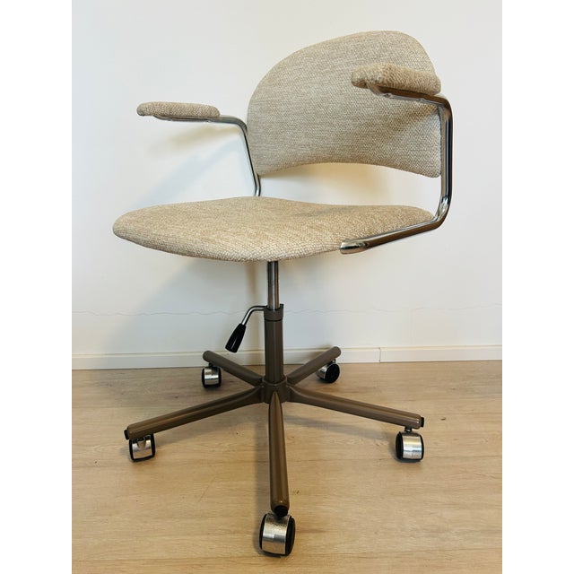 This stylish and comfortable office chair was produced by the Kovona manufacturer in Czechoslovakia in 1970’s. It has been...