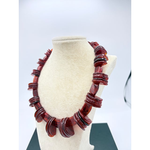 1960s Vintage Baltic Amber Slab Necklace | 53.3g Hand‑Cut Cognac Amber | Sterling Clasp For Sale - Image 5 of 18