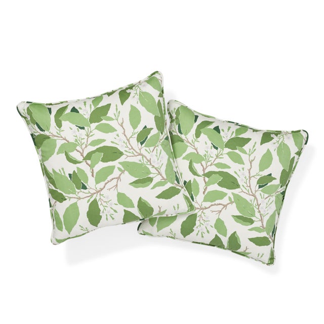 This 18" x 18" pillow features Dogwood Leaf in Ivory. Hand-painted in our studio under the direction of Miles Redd, this...