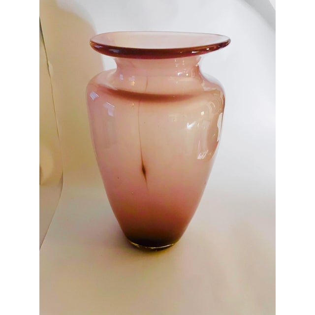Contemporary 1980s Dusty Rose Art Glass Ombré Vase For Sale - Image 3 of 6