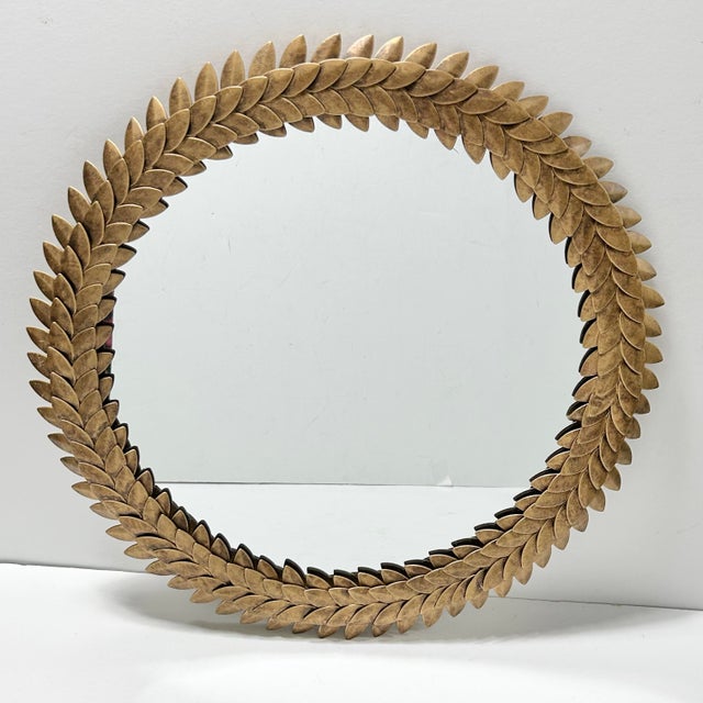 Vintage Laurel Leaf Round Wall Mirror in Antiqued Gold Metal, 16.5" For Sale In Louisville - Image 6 of 7