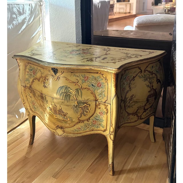 1900-1909 Superb Pair of Serpentine Front Venetian Rocco Style Painted Commodes For Sale - Image 4 of 8