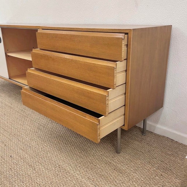 Wood Two-Part Walnut Sideboard by Kurt Thut for Thut Möbel, Switzerland, 1950s, Set of 2 For Sale - Image 7 of 10