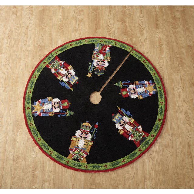 100% wool hook tree skirt. A festive way to spruce up your home for the holidays or would make a wonderful Christmas gift....