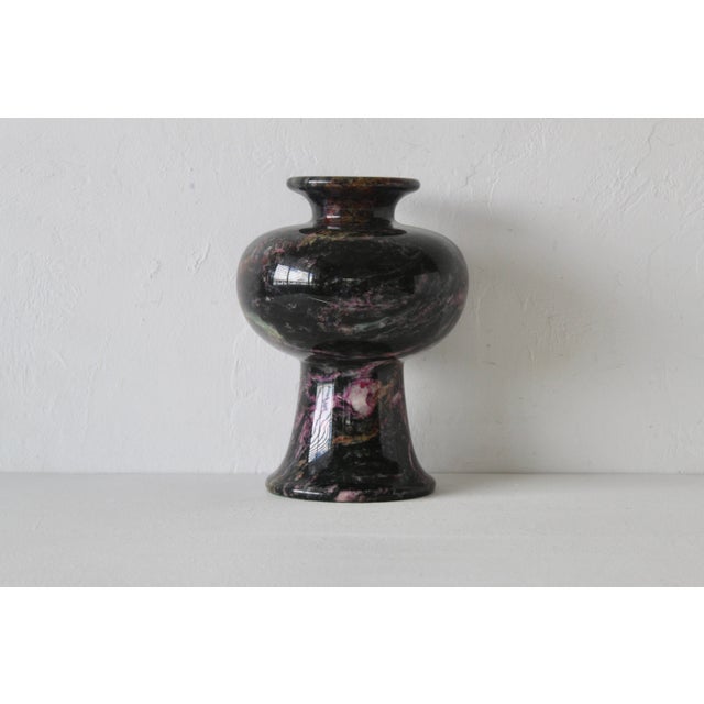 Late 20th Century Vintage Black Pink Orange Green Yellow Pink Purple Marble Fluted Vase For Sale - Image 5 of 14