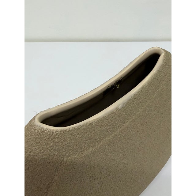 Tan Modernist Haeger Ceramic Textured Vase, 2003 For Sale - Image 8 of 16