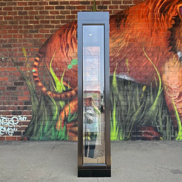 Mid-Century Modern Mid-Century Modern Display Cabinet by Jasper Cabinet 2 of 2 For Sale - Image 3 of 12