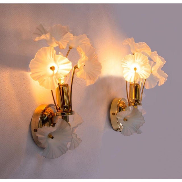 Hibiscus Brass Wall Sconces with Glass Flowers, Italy, 1970s, Set of 2 For Sale - Image 4 of 8