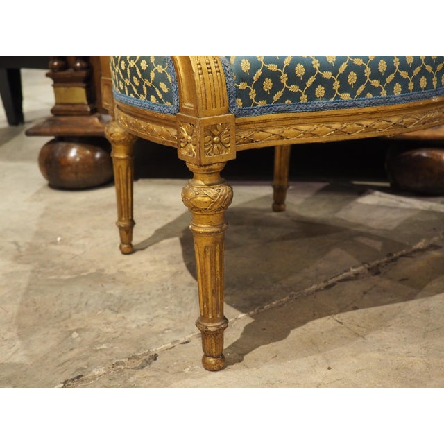 French Pair of 19th Century French Giltwood Louis XVI Style Médaillon Armchairs For Sale - Image 3 of 12