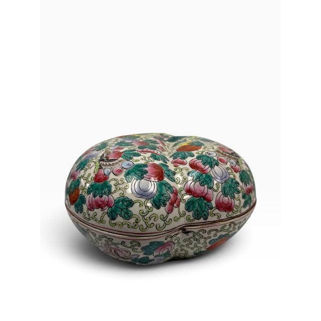 Chinoiserie Vintage Large Chinese Hand-Painted Famille Rose Peach-Shaped Covered Porcelain Box For Sale - Image 3 of 7