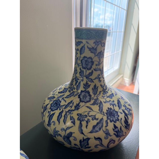 2000 - 2009 Pair of Blue & White Floral Porcelain Vases For Sale - Image 5 of 8
