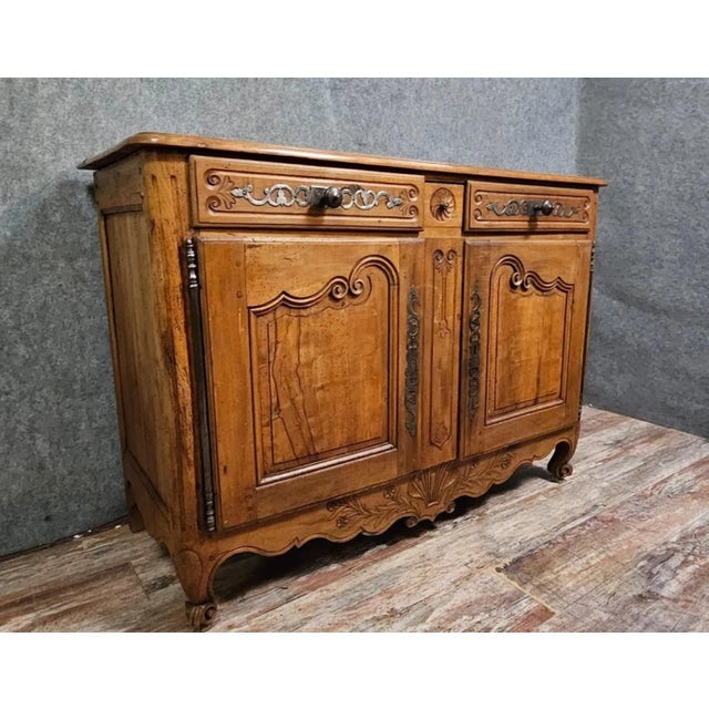 18th Century Louis XV Buffet in Carved Wood For Sale - Image 4 of 12