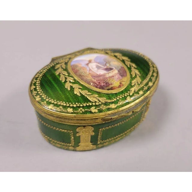 Late 18th Century 18th C French Green Guilloche Enamel Box With Gold Gilt For Sale - Image 5 of 9
