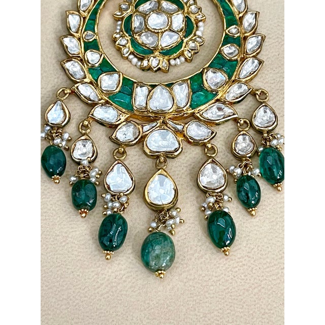 Traditional Kundan Polki Rose Cut Diamond 18 Kt Gold Chand Bali Enamel + Emerald For Sale - Image 4 of 18