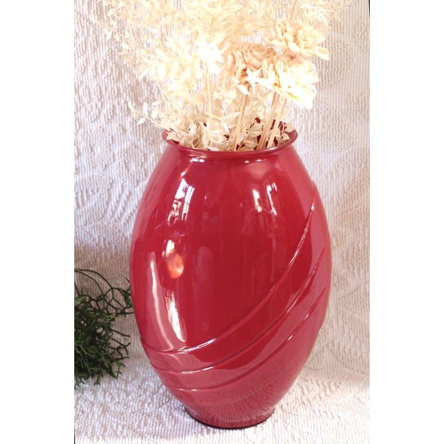 Mid-Century Modern Art Deco vase - red vase - 80s vase - extra large vase - red glass - Art Deco Revival - lipstick red - vase gift - retro gift - Post Modern For Sale - Image 3 of 10