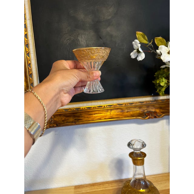 1930s Prohibition-Era 22k Gold Decanter & Glasses Set by Paden City- 7 Pieces For Sale In Phoenix - Image 6 of 11