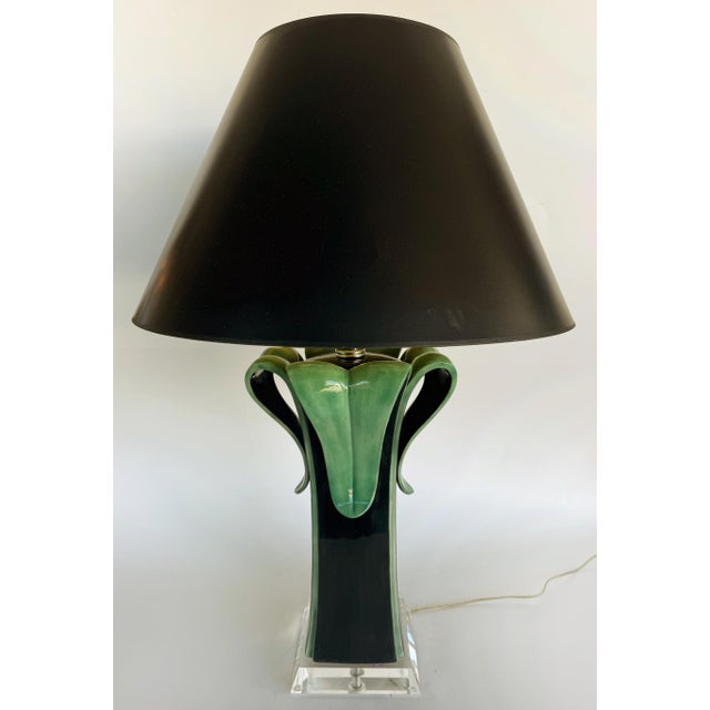 Late 20th Century Late 20th Century Lucite and Table Lamp With Ceramic Leaves Opening From a Black Stem For Sale - Image 5 of 8