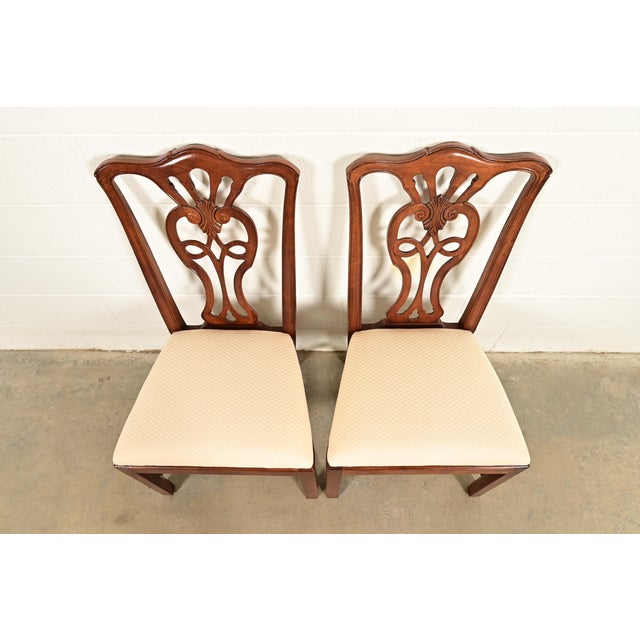 1980s Henredon Georgian Carved Mahogany Side Chairs or Dining Chairs, Pair For Sale - Image 5 of 14