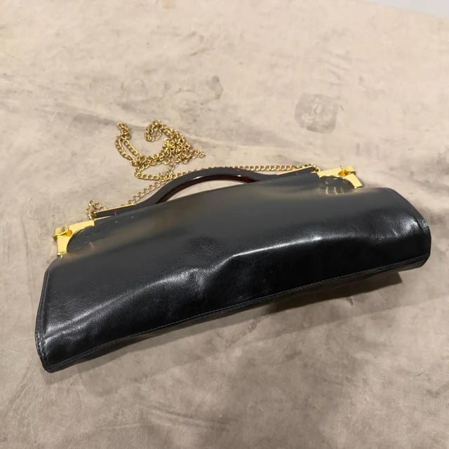 A 1980s Black Leather and Faux Tortoiseshell Bakelite Italian Top Handle Bag For Sale - Image 17 of 17