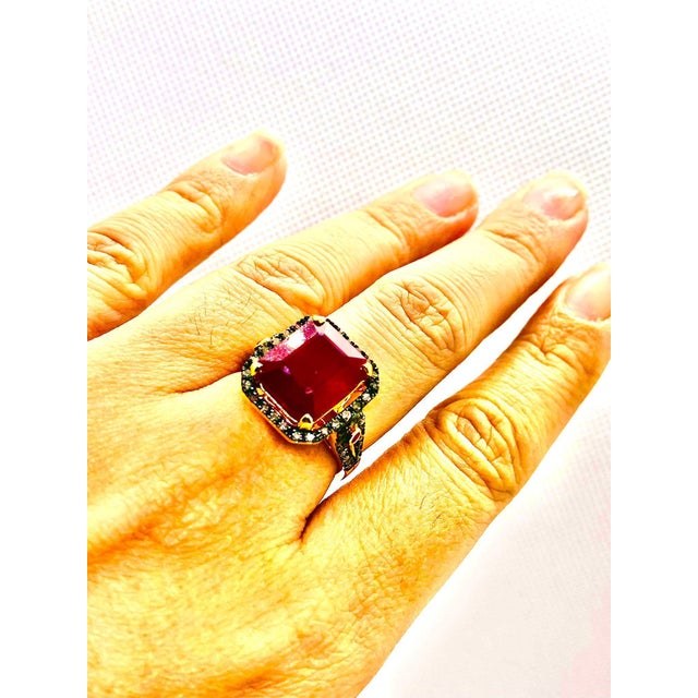 Gemstone Bochic “Orient” Vintage Ruby & Diamond Cocktail Ring 18K Gold & Silver For Sale - Image 7 of 12
