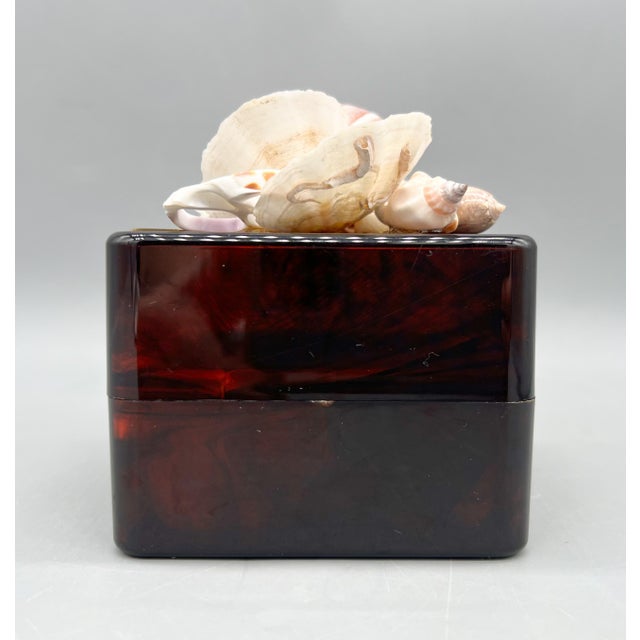 Alessandro Albrizzi Vintage Jenny Wakefield Faux Tortoiseshell Lucite Seashell Trinket Box – Coastal / Hollywood Regency For Sale - Image 4 of 12