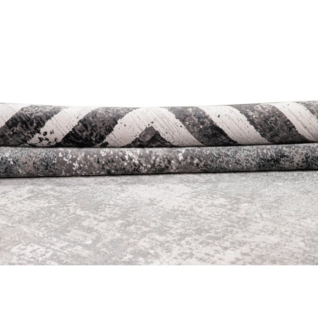 2010s 21st Century Contemporary Wool and Silk Rug For Sale - Image 5 of 13