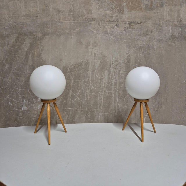 Mid-Century Modern Tripod Table Lamps, 1960s, Set of 2 For Sale - Image 4 of 8