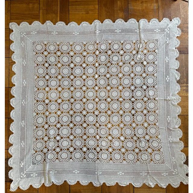 Made back in the 1930s, this vintage handmade textile is a lovely old-fashioned home accessory that's perfect for today's...