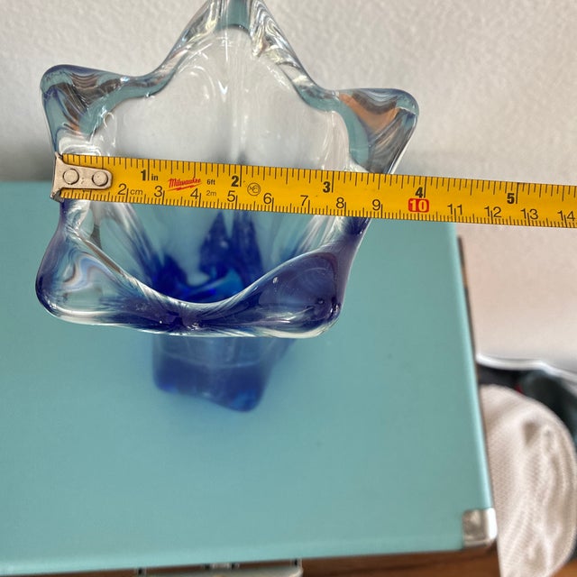 1960s MCM Blue and White Glass Swung Vase, Perfect Condition For Sale In San Diego - Image 6 of 8