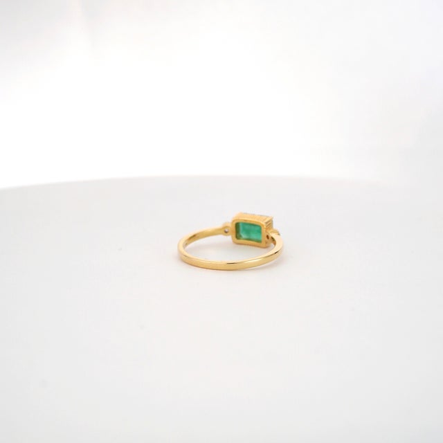 Metal 14k Yellow Gold Ring With 0.85ct Emerald & Diamond Accents For Sale - Image 7 of 10