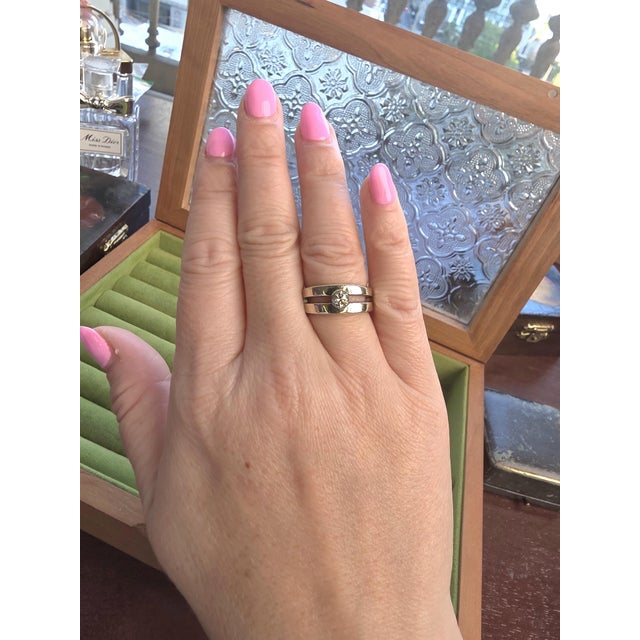 Modern Vintage 14k Gold 0.35 Carat Diamond Split Shank Tension Set Ring Band, Size 6 For Sale - Image 3 of 6