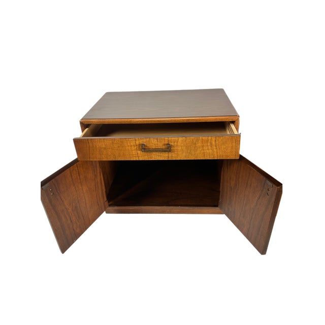 Mid-Century Modern 1970s Founders Jack Cartwright Inspired Walnut Nightstands, 2 Pieces For Sale - Image 3 of 6