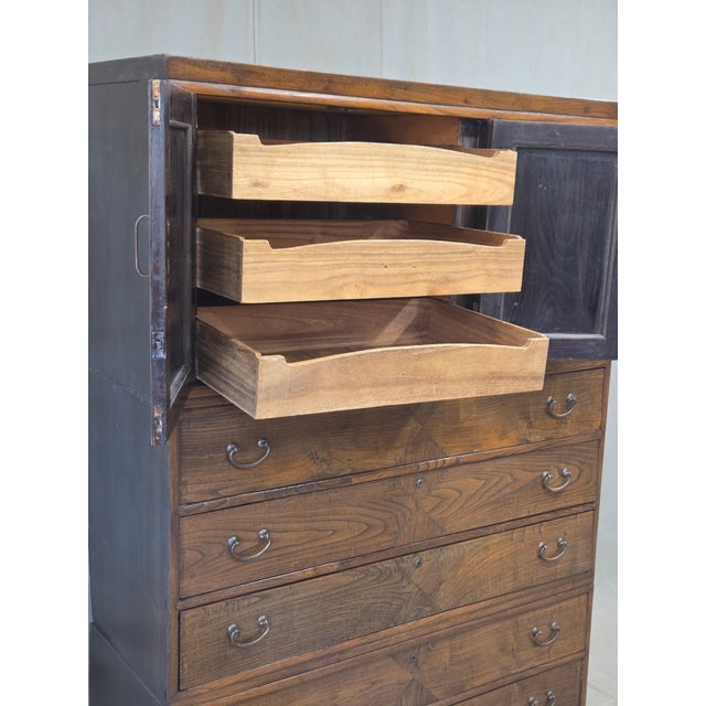 Antique 1920s Japanese Three Piece Elm and Kiri Wood Isho Tansu Chest For Sale - Image 4 of 15