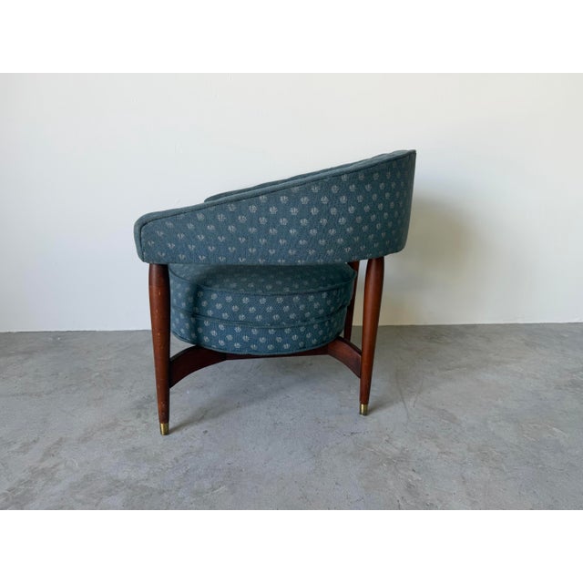 1960s Mid-Century Modern Floating Barrel Lounge Chair in Teal Upholstery With Walnut Frame & Brass Sabots For Sale - Image 4 of 12