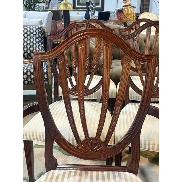 Traditional Set of 8 1950s Mahogany Baker Dining Chairs on Sheild Back Charlston Collection For Sale - Image 3 of 8