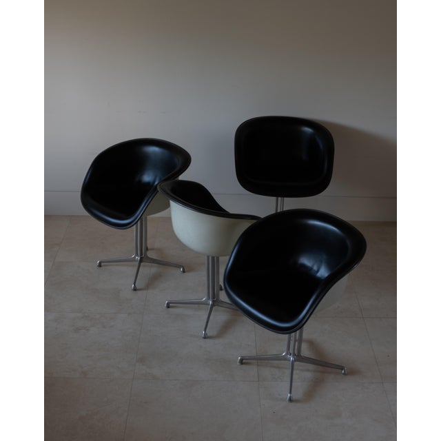 Mid-Century Modern Set of Four La Fonda Chairs by Eames, Fiberglass, Usa, 1960s For Sale - Image 3 of 10