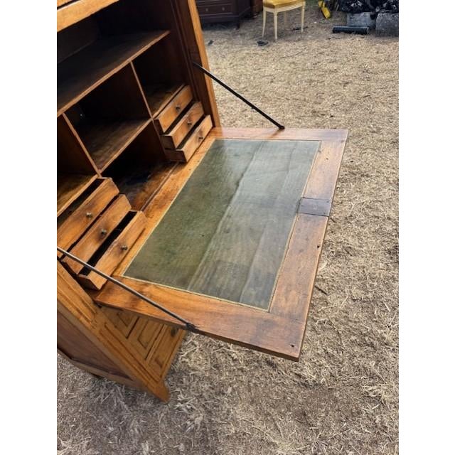 18th Century French Louis XVI Walnut Secretary Desk For Sale - Image 11 of 12