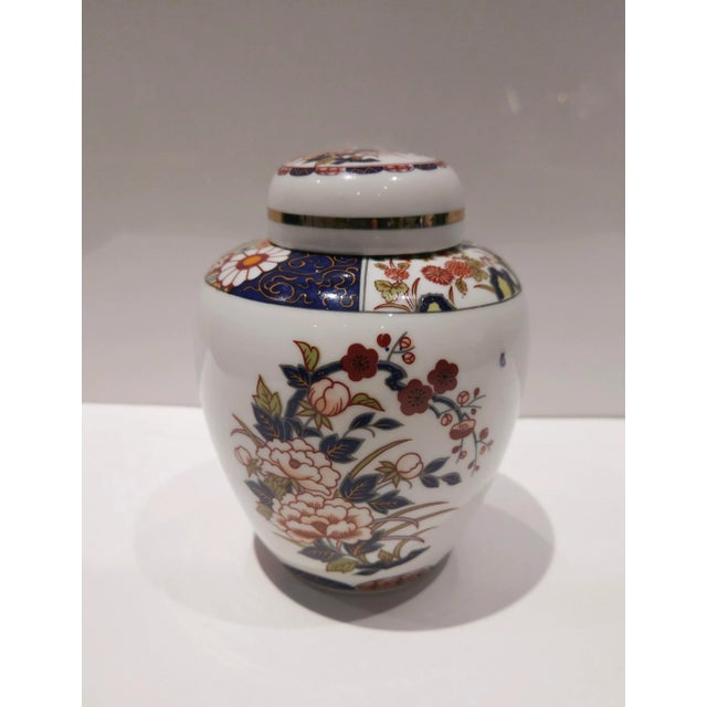 Vintage Japanese Imari Jar For Sale - Image 4 of 12