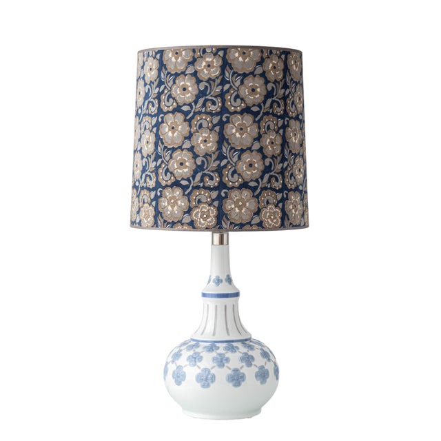 Blue and White Porcelain Floral Table Lamp from Lladró with Embroidered Sari Silk Lampshade, 1970s For Sale