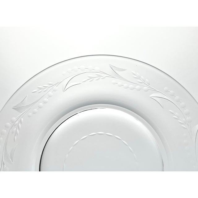 1960s Vintage Set of 8 Etched Garland Leaf Salad or Luncheon Plates For Sale - Image 4 of 4