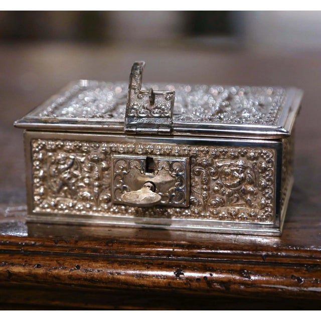 French 19th Century French Napoleon III Silver-Plated Copper Jewelry Box For Sale - Image 3 of 11