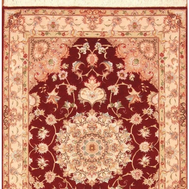 Middle Eastern Rug in Wool For Sale - Image 3 of 11