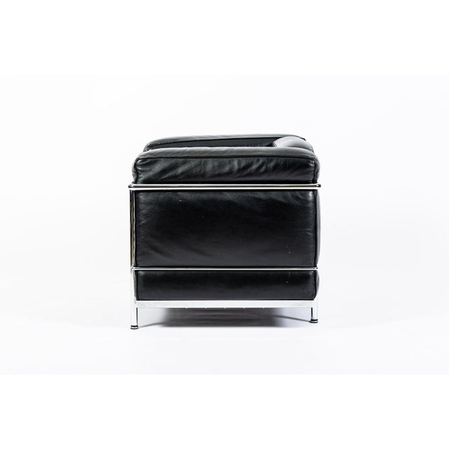 Cassina Authentic Cassina Lc2 Black Leather Petit Lounge Chair by Le Corbusier, 4x Avail For Sale - Image 4 of 16