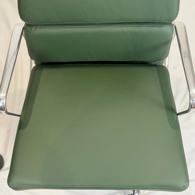 Green Herman Miller Eames Aluminum Group Soft Pad Management Chair – Green Leather For Sale - Image 8 of 9
