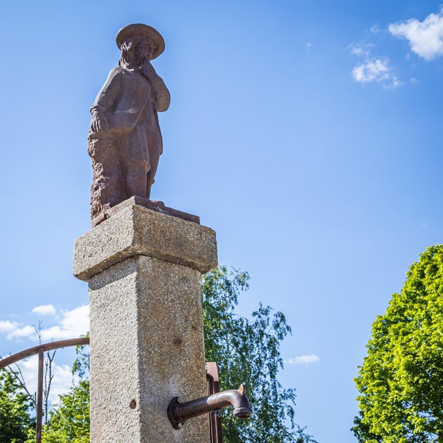 Large 19th Century Granite Fountain with Column For Sale - Image 5 of 7