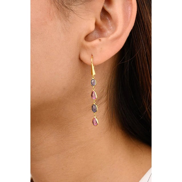 3.66 Carat Multi Sapphire Uneven Cut Dangle Earrings in 18k Gold- A Pair For Sale - Image 4 of 10