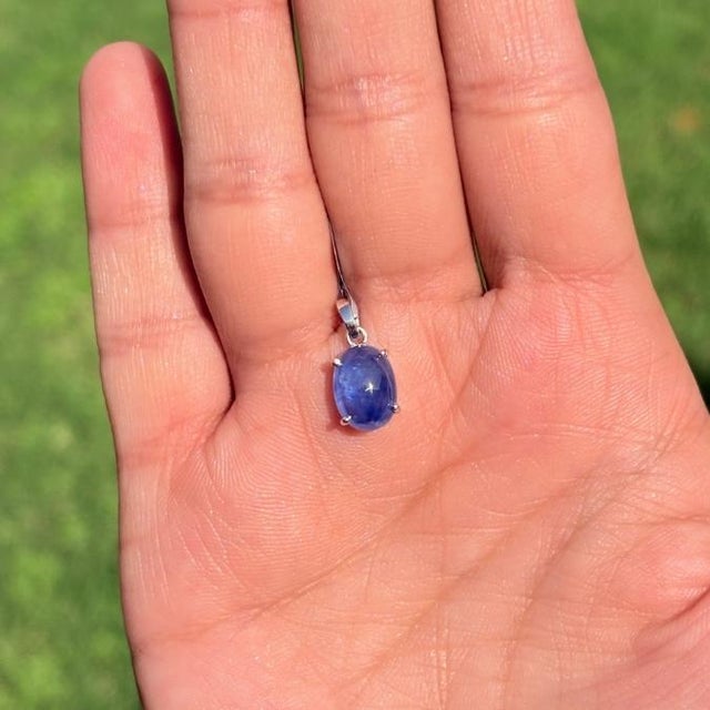 Pop Art Modernist 3.23ct Oval Cabochon Blue Sapphire Solitaire Pendant in 14k White Gold For Sale - Image 3 of 14