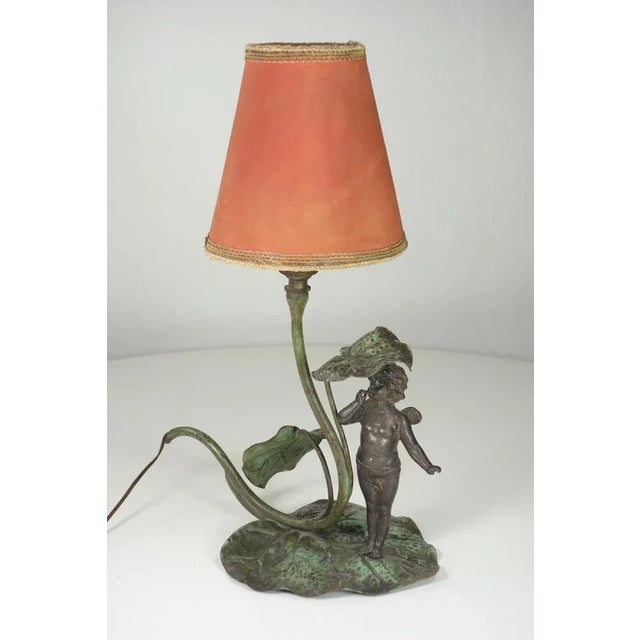 This antique table lamp has a cotton crochet lampshade. European Plug (up to 250V).The wiring of this item may be original...