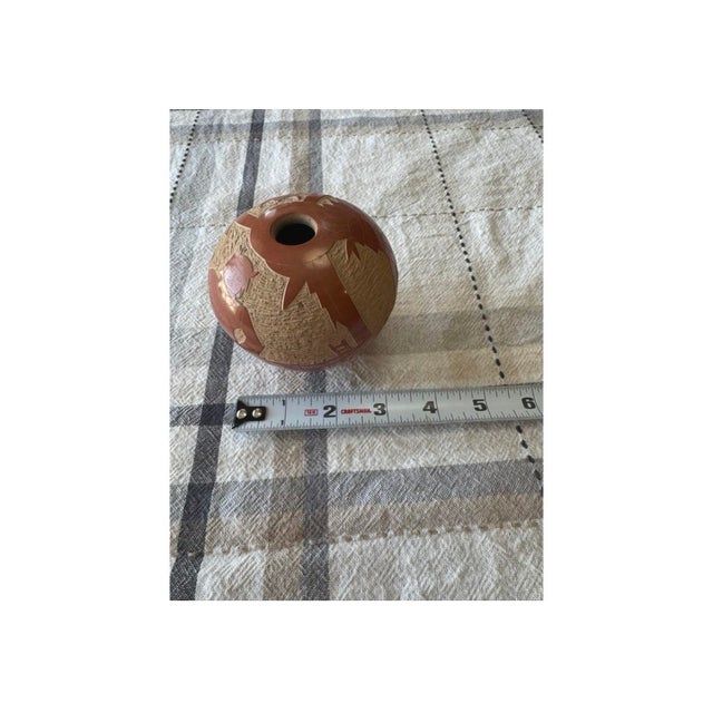 Copper Vintage Native American Sgraffito Pottery Etched Polished Finishes Tom Tapia For Sale - Image 8 of 8